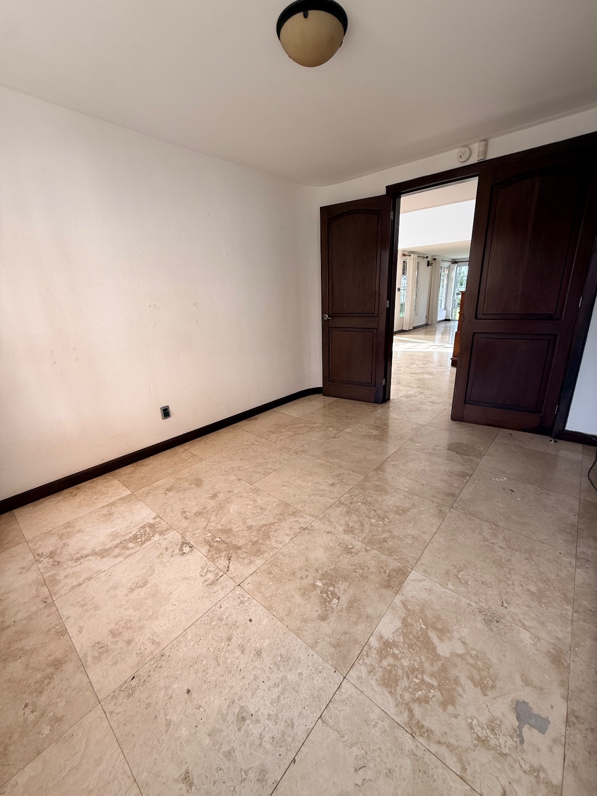 Espectacular casa en venta - zona 16, La Montaña. - foto 8