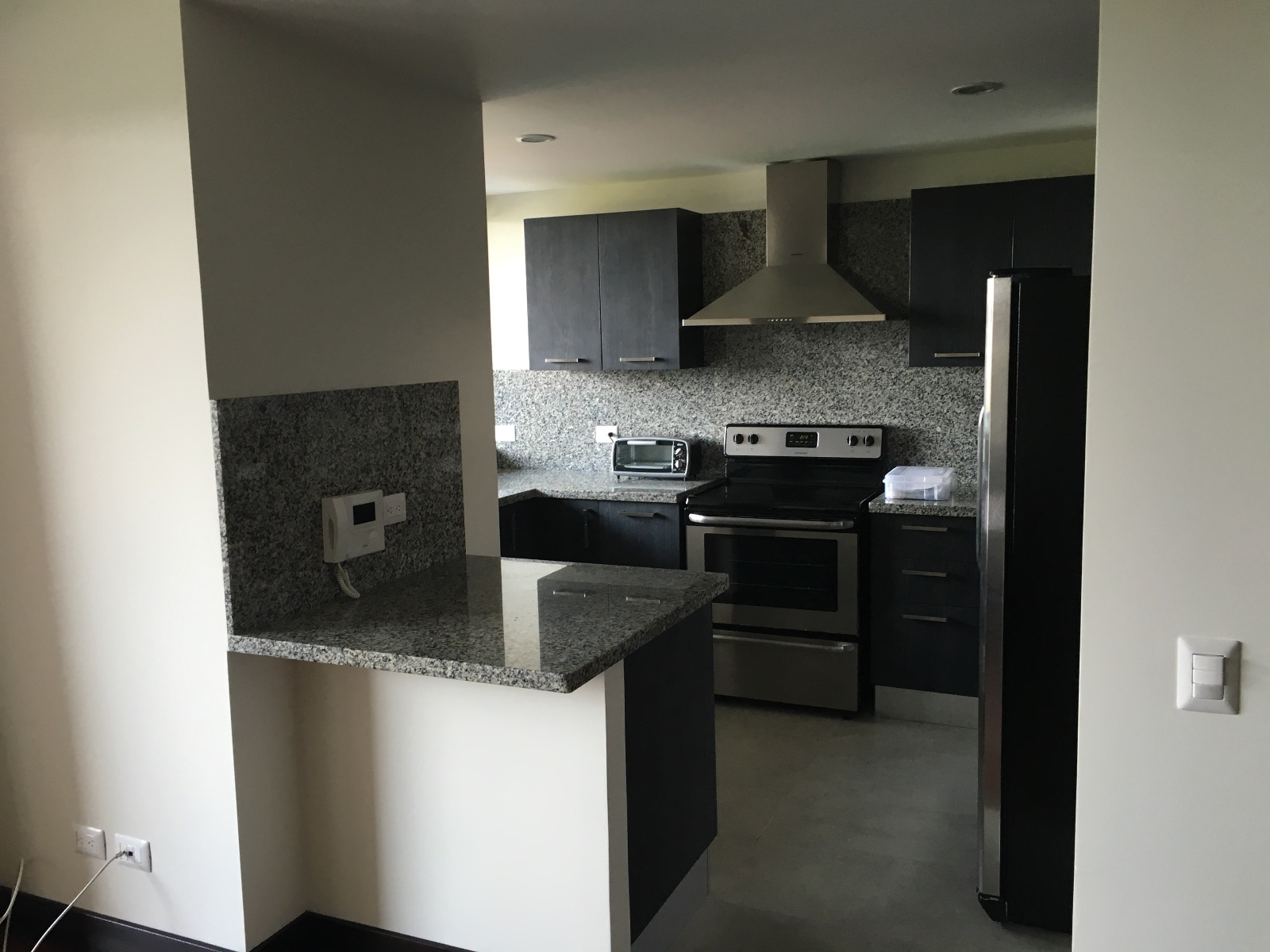 Apartamento amueblado en renta - zona 10, Santa Sofía. - foto 9