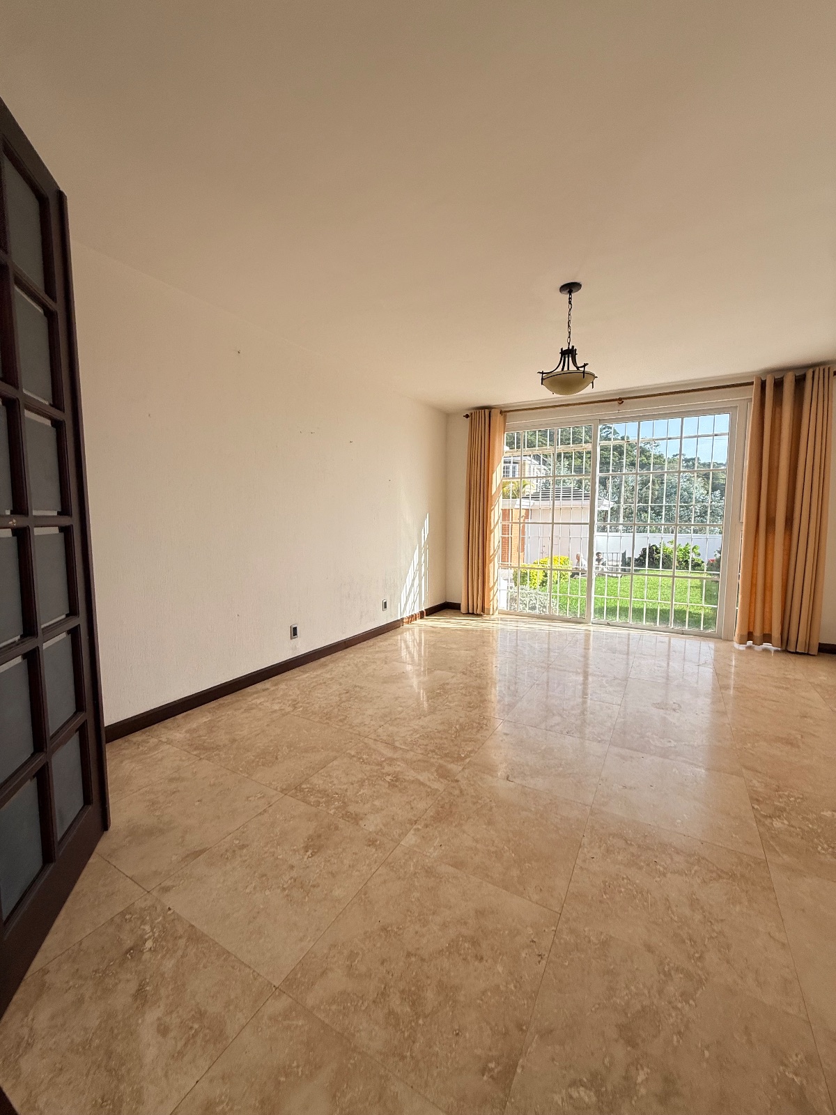 Espectacular casa en venta - zona 16, La Montaña. - foto 4