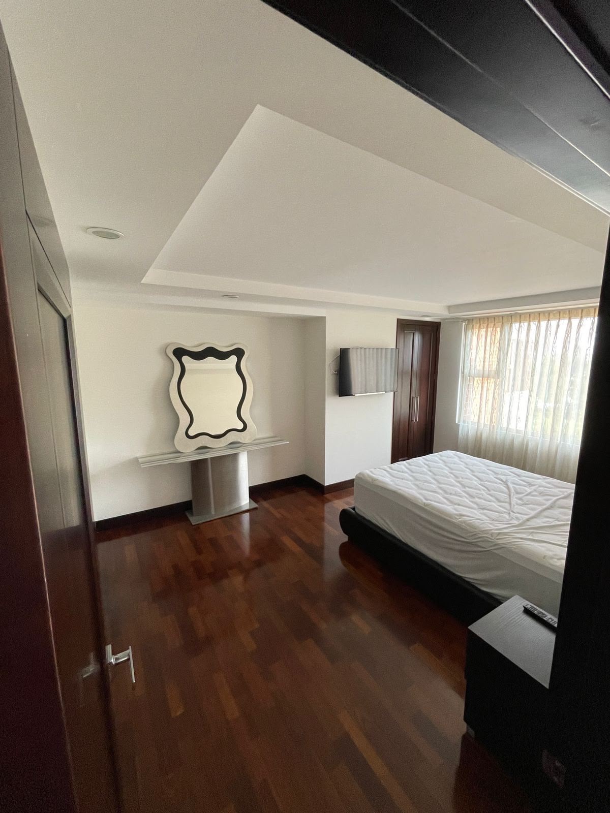 Apartamento amueblado en renta - zona 10, Santa Sofía. - foto 7