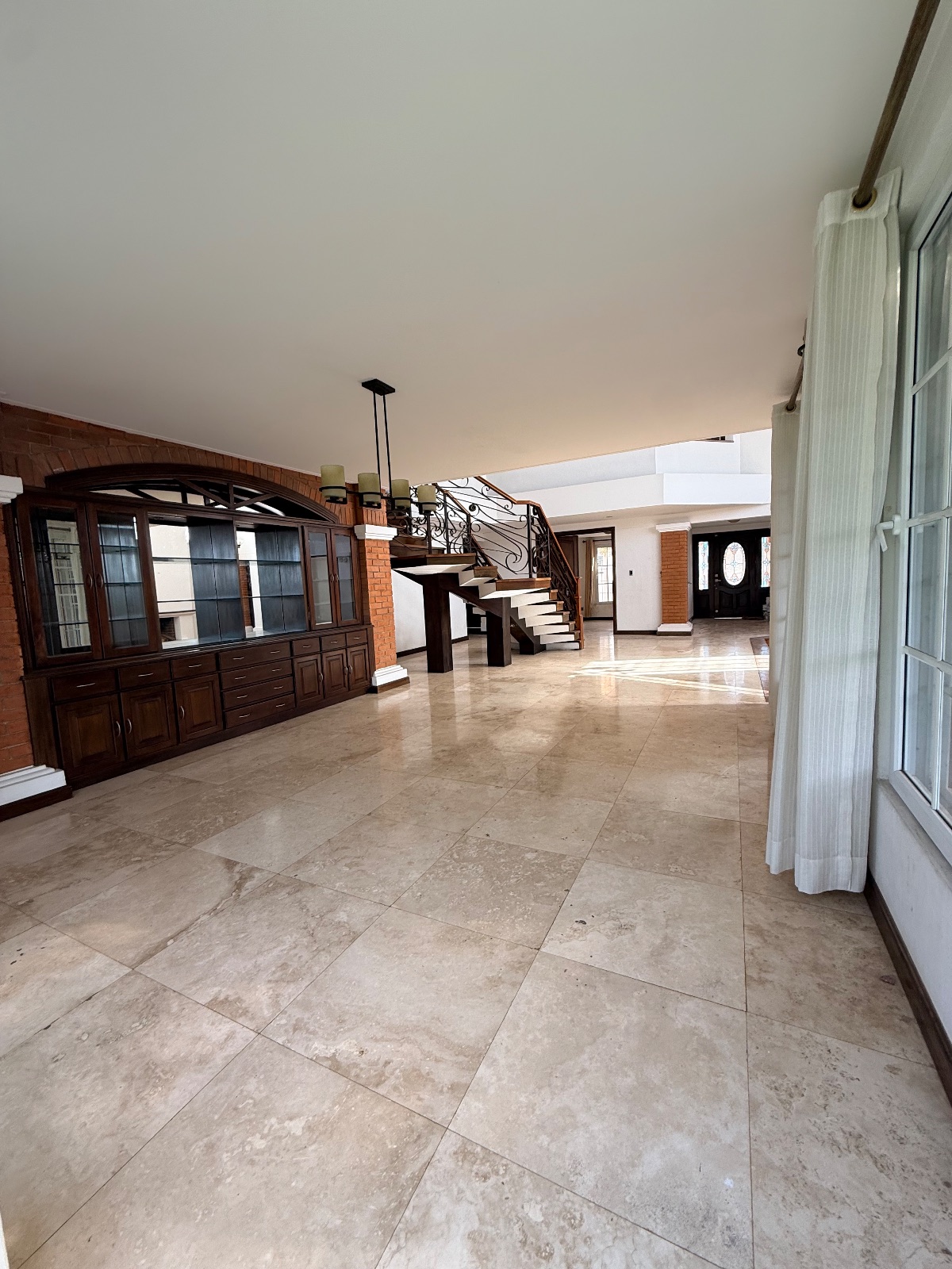 Espectacular casa en venta - zona 16, La Montaña. - foto 6