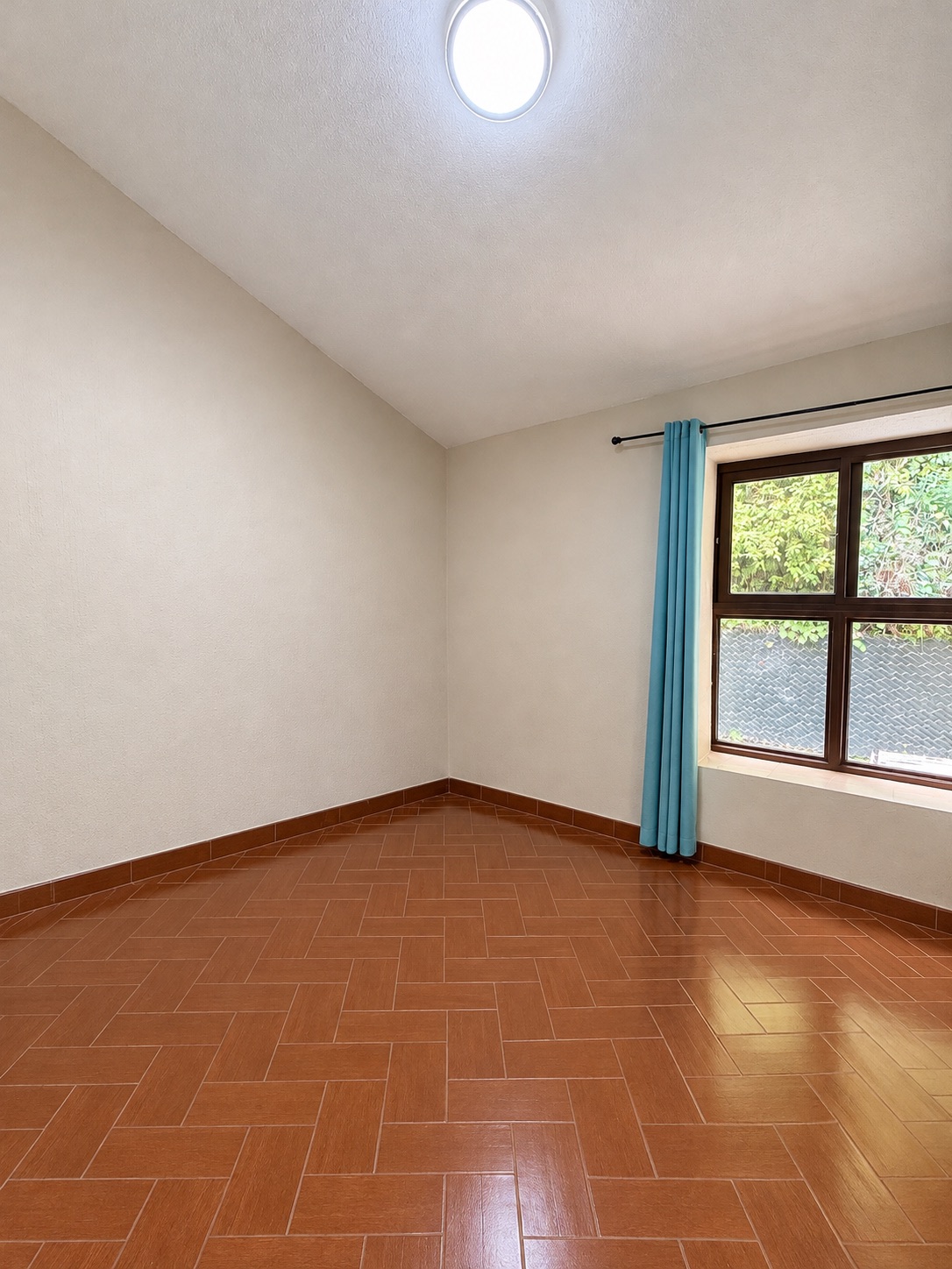 Casa en renta zona 10, Okland. - foto 9