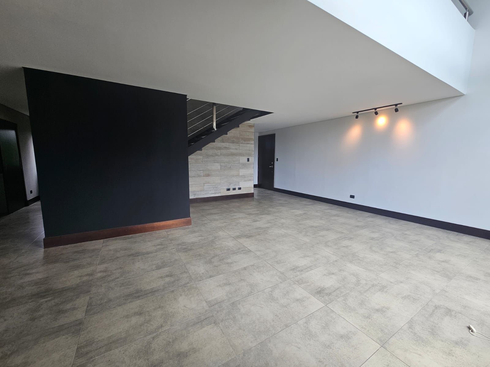 Apartamento en renta -  zona 16 Viu Cayala.