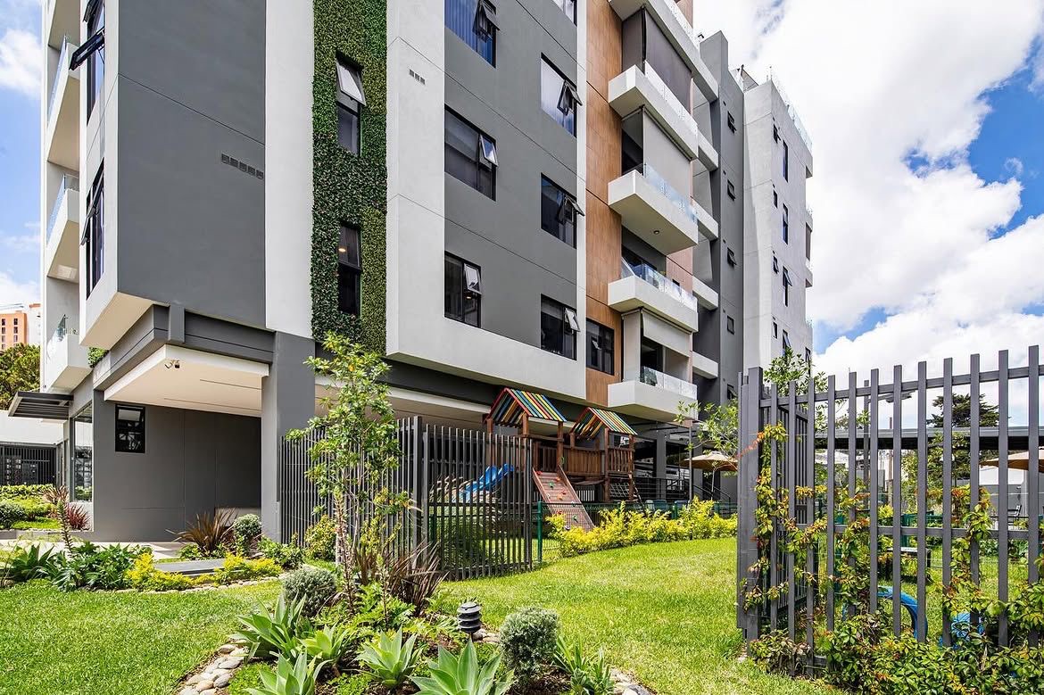 Apartamento en renta con jardín , zona 15, Dual. - foto 15