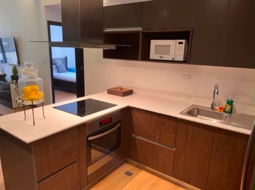 Apartamento amueblado en renta - zona 14, Edificio Polanco. - foto 2