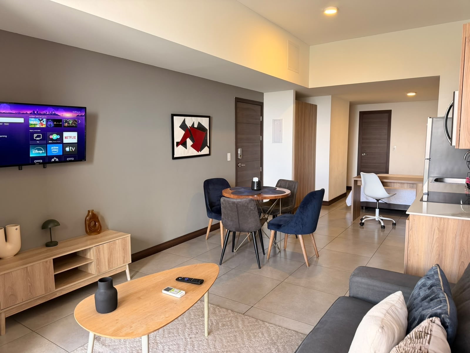 Loft amueblado en renta elemento , zona 13.