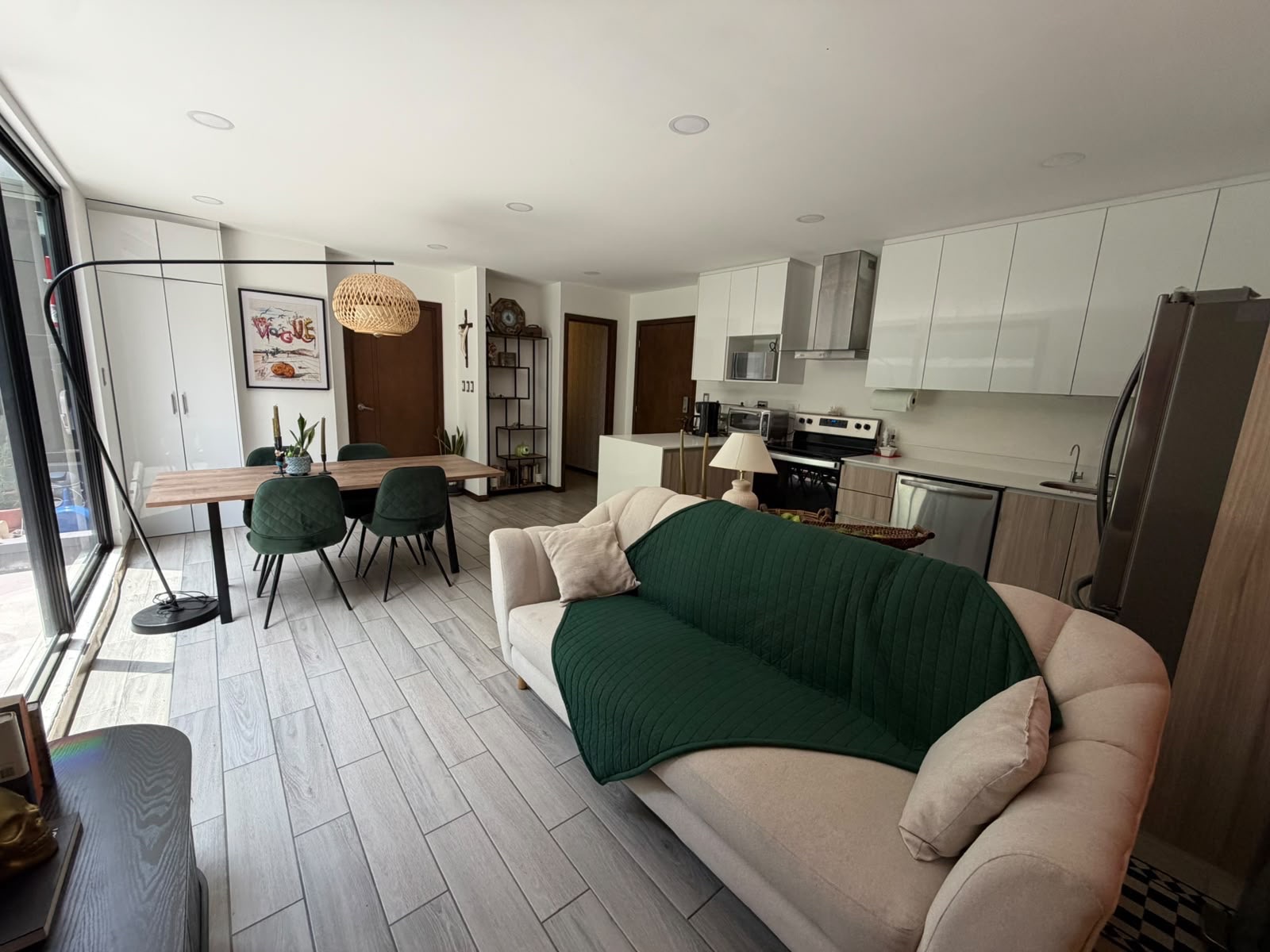 Apartamento en renta con jardín , zona 15, Dual. - foto 3