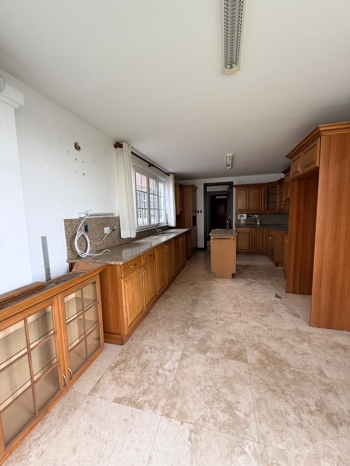 Espectacular casa en venta - zona 16, La Montaña. - foto 10